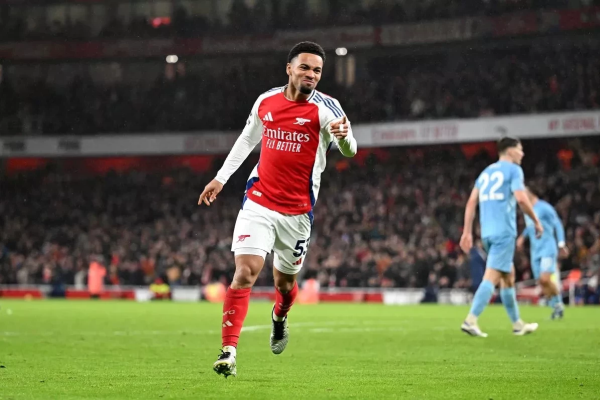 «Арсенал» келісімге келді: Итан Нванери клубта қалмақ