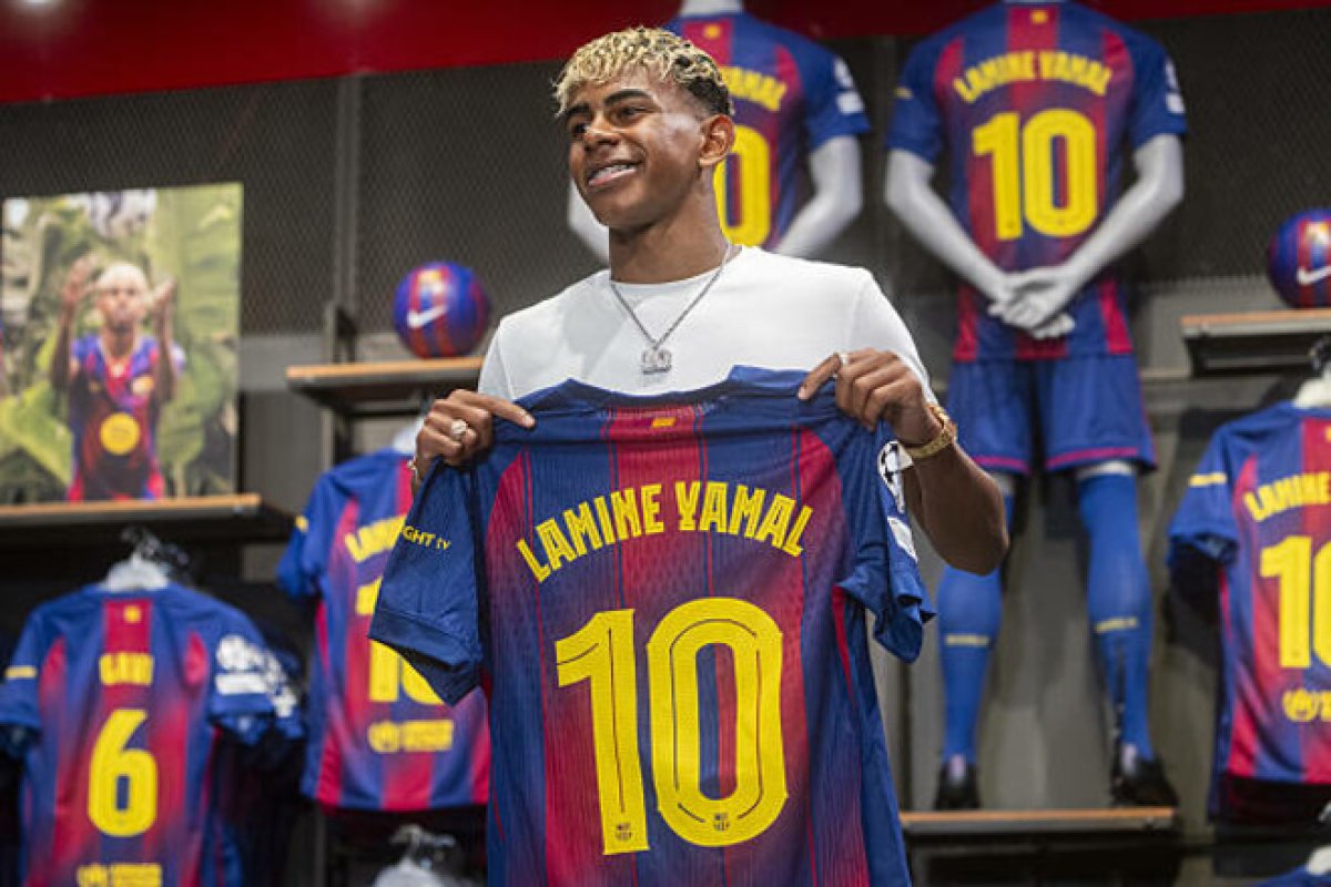 Ламин Ямаль: «Месси, Роналдиньо, Марадона — мен солардың жолын жалғағым келеді»